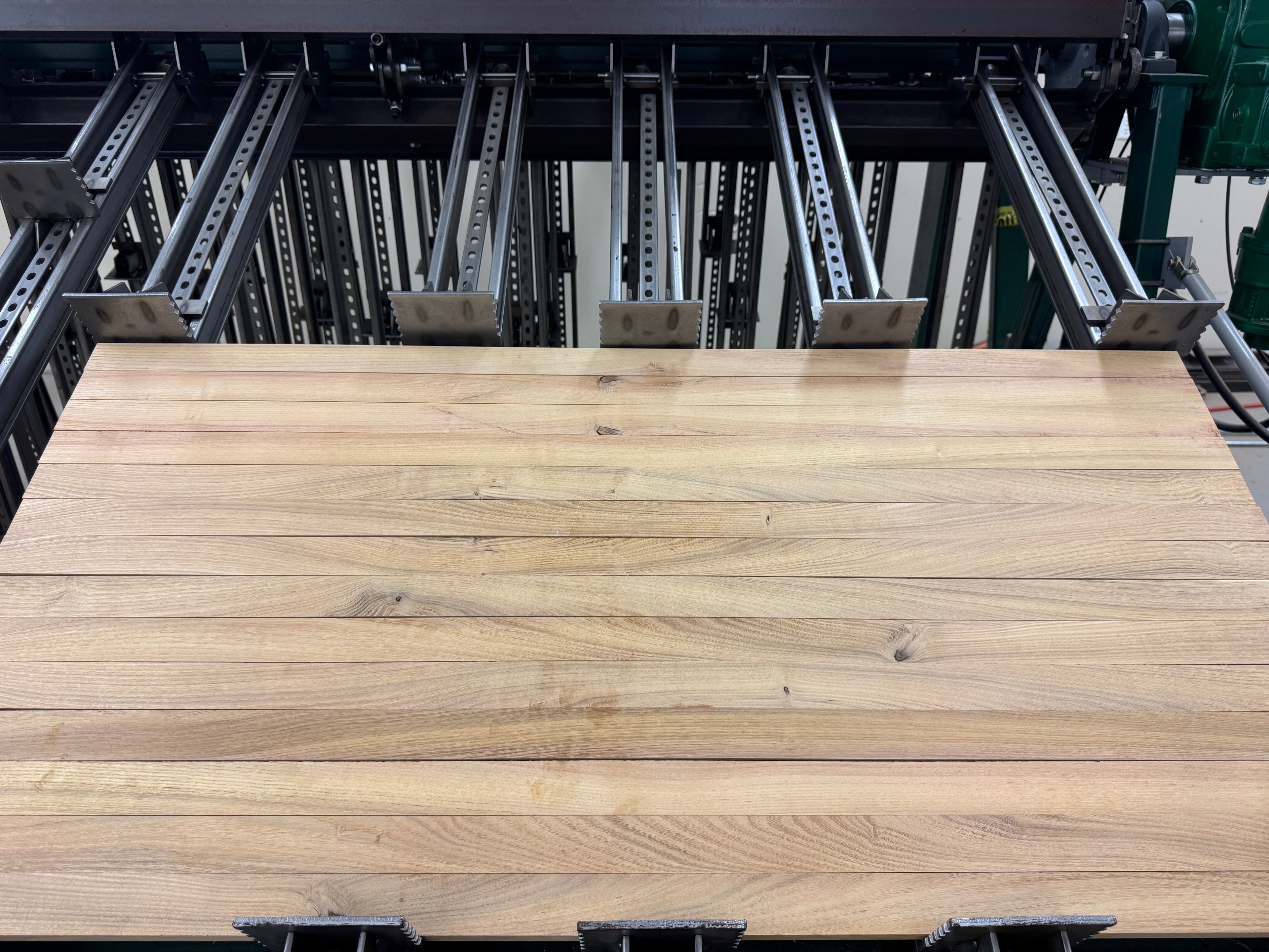 Side, green countertops